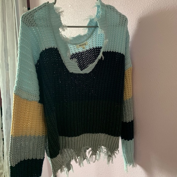 Low V-Neck Sweater - Picture 1 of 1